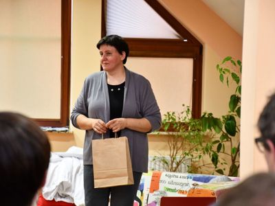 Marta Konek podczas spotkania autorskiego w dusznickiej bibliotece
