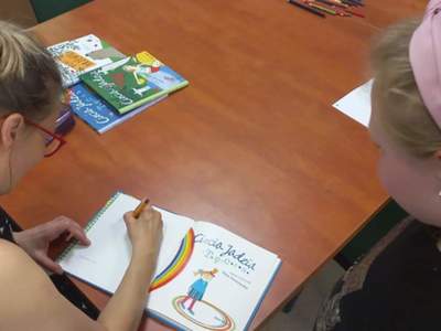 Spotkanie autorskie z Elizą Piotrowską - autografy