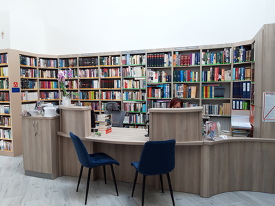 Lada biblioteczna i miejsca dla klientów biblioteki [400x300]