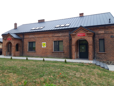 Widok na budynek od strony ulicy Sandomierskiej [400x300]