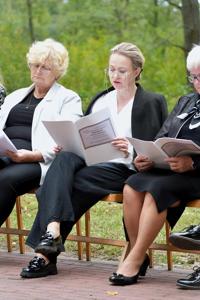 Czyta Magdalena Miklińska - przewodnicząca Gminnego Zespołu Humanistycznego.