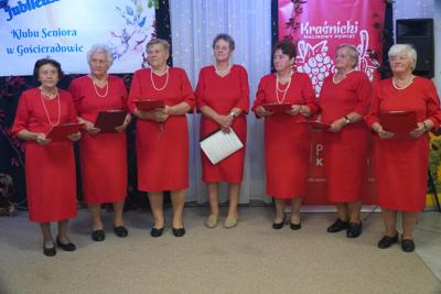 Występ przedstawicieli Domu Senior + z Salomina - grupa z Suchodół.