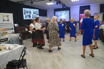 Zabawa taneczna przy dźwiękach Kapeli Ludowej z Gościeradowa.