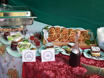 Tradycyjne potrawy przeznaczone do degustacji.