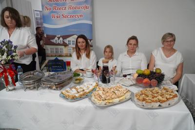 Prezentacja grupy uczestniczącej w konkursie kulinarnym.