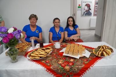 Prezentacja grupy uczestniczącej w konkursie kulinarnym.
