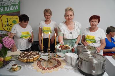 Prezentacja grupy uczestniczącej w konkursie kulinarnym.
