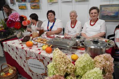 Prezentacja grupy uczestniczącej w konkursie kulinarnym.