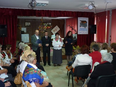 Powitanie gości przez przedstawicieli organizatorów obchodów gminnych: Dorotę Karkusiewicz, Zofię Karkusiewicz, Mariusza Szczepanika i Romana Bissa.