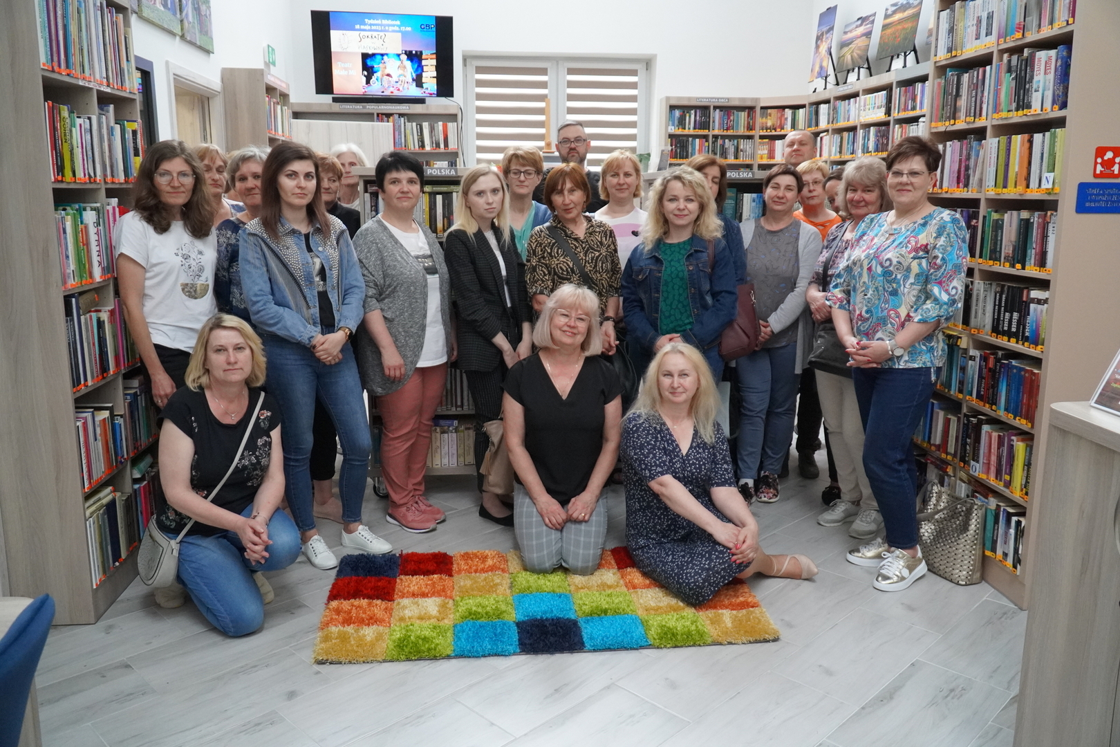 Zdjęcie grupowe z wizyty studyjnej. 