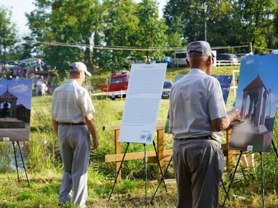 Wystawa zdjęć "Kapliczka św. Jana Nepomucena w retrospekcji"