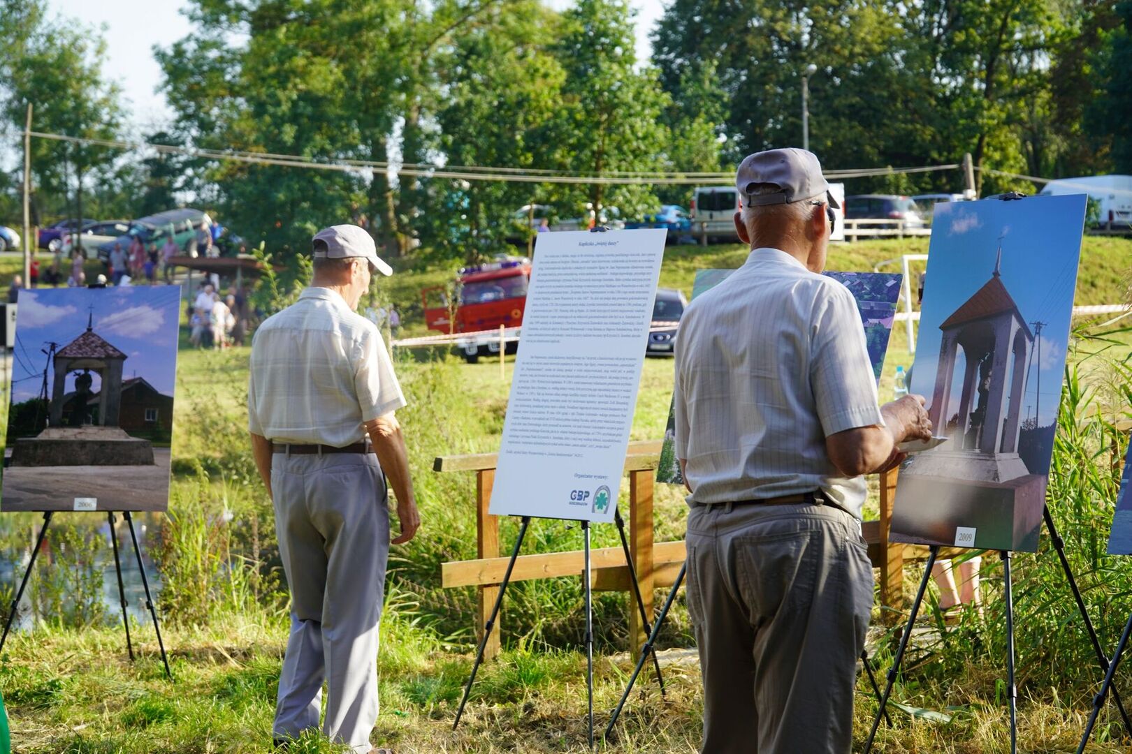 Wystawa zdjęć "Kapliczka św. Jana Nepomucena w retrospekcji"