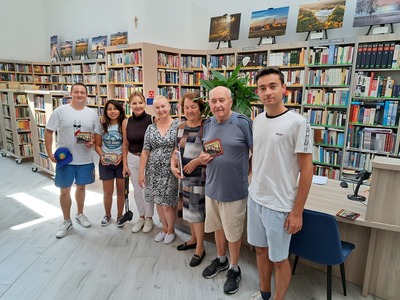 Goście z Brazylii, Portugalii, Szwajcarii i Peru z wizytą w Gminnej Bibliotece Publicznej w Gościeradowie.