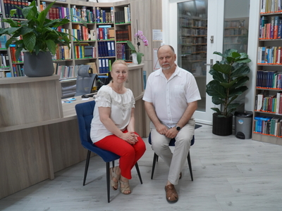 Dorota Karkusiewicz- dyrektor GBP  w Gościeradowie i Jerzy Jasiński