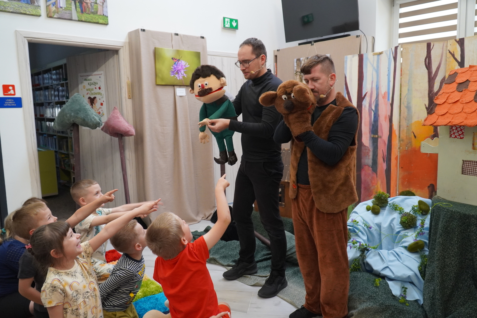 Aktorzy Grupy O! Teatr z widownią. 