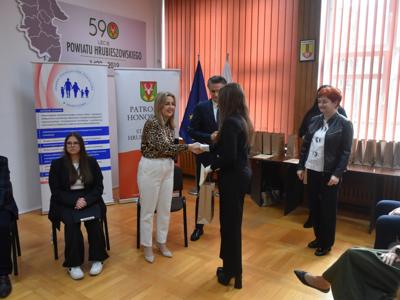 Debata - wręczenie nagród w konkursie plastycznym