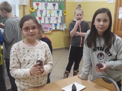 Dzieci doczekały się czekoladowych muffinek 2