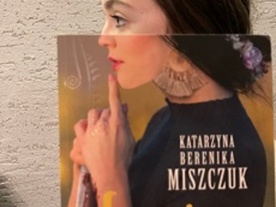 Dziewczynka z książką