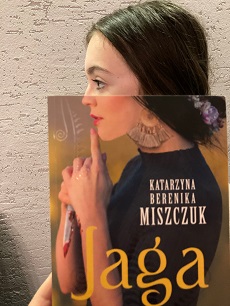Dziewczynka z książką