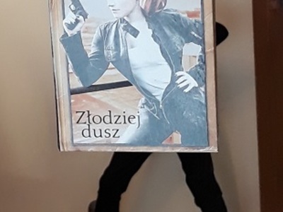kobieta z książką