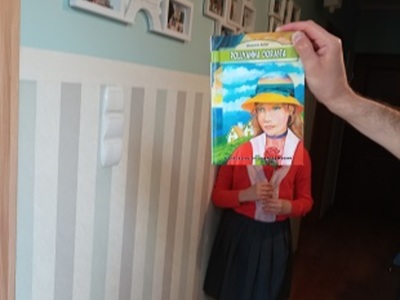 dziewczyna z książką