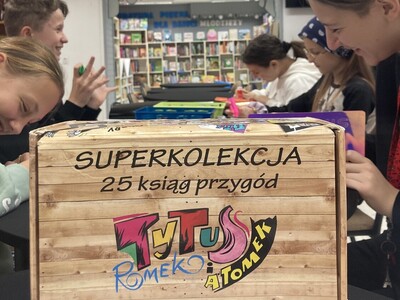 dzieci tworzą planery