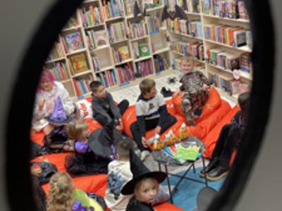 uczestnicy spotkania w DKK dla Dzieci