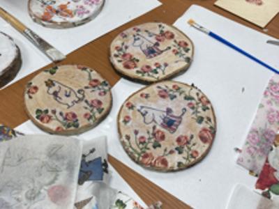 Warsztaty decoupage w bibliotece