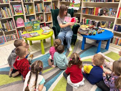 odwiedziny przedszkolaków  w bibliotece