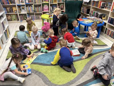 odwiedziny przedszkolaków  w bibliotece