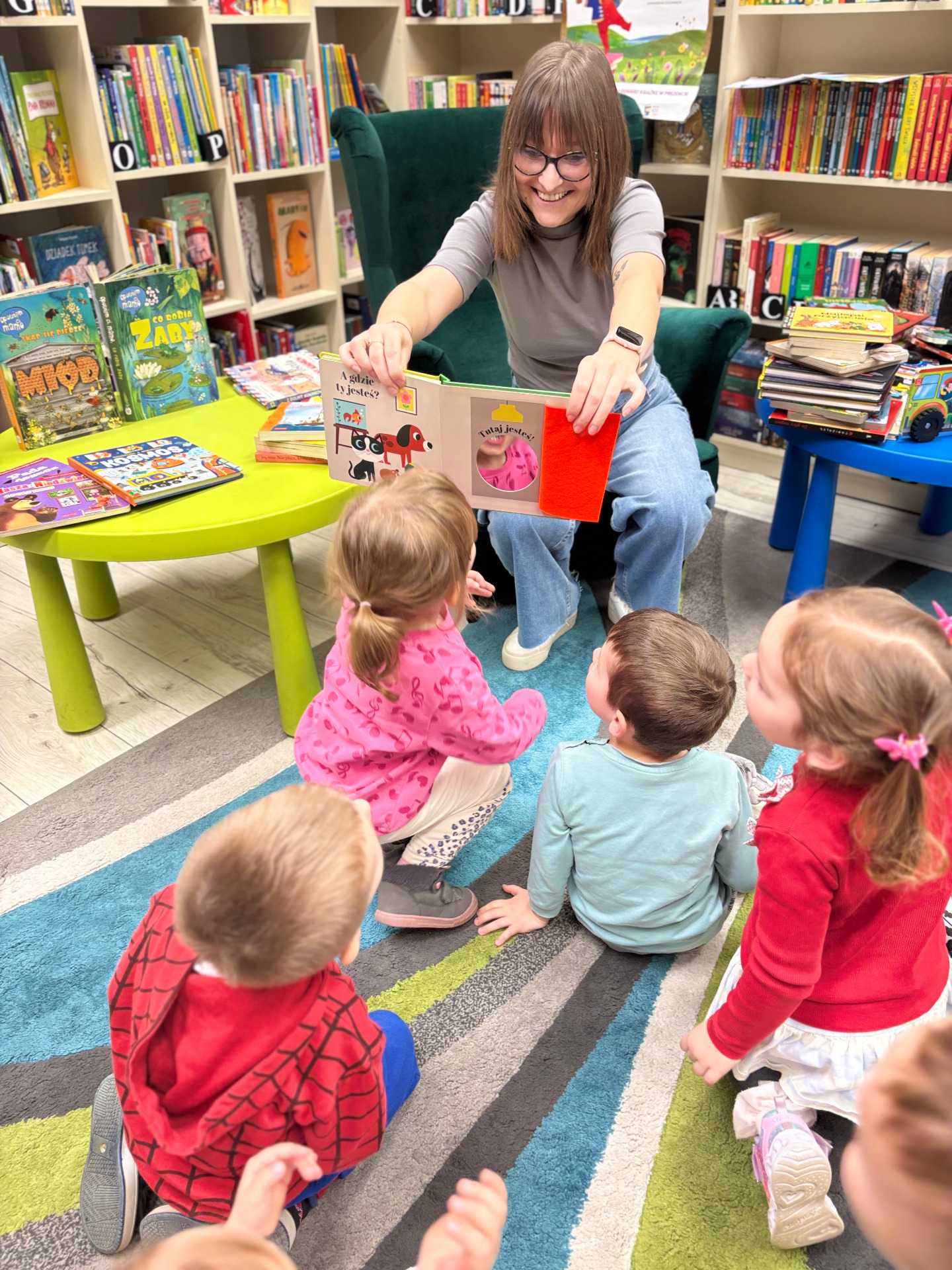 odwiedziny przedszkolaków  w bibliotece