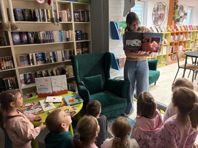 Spotkanie dzieci w bibliotece