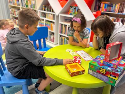 zajęcia z pasjonatami gier planszowych w bibliotece