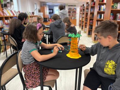 zajęcia z pasjonatami gier planszowych w bibliotece