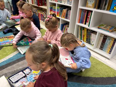 wizyta przedszkolaków w bibliotece