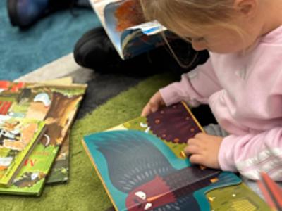 wizyta przedszkolaków w bibliotece