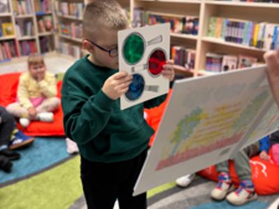 zajęcia dla dzieci promujące czytelnictwo w bibliotece
