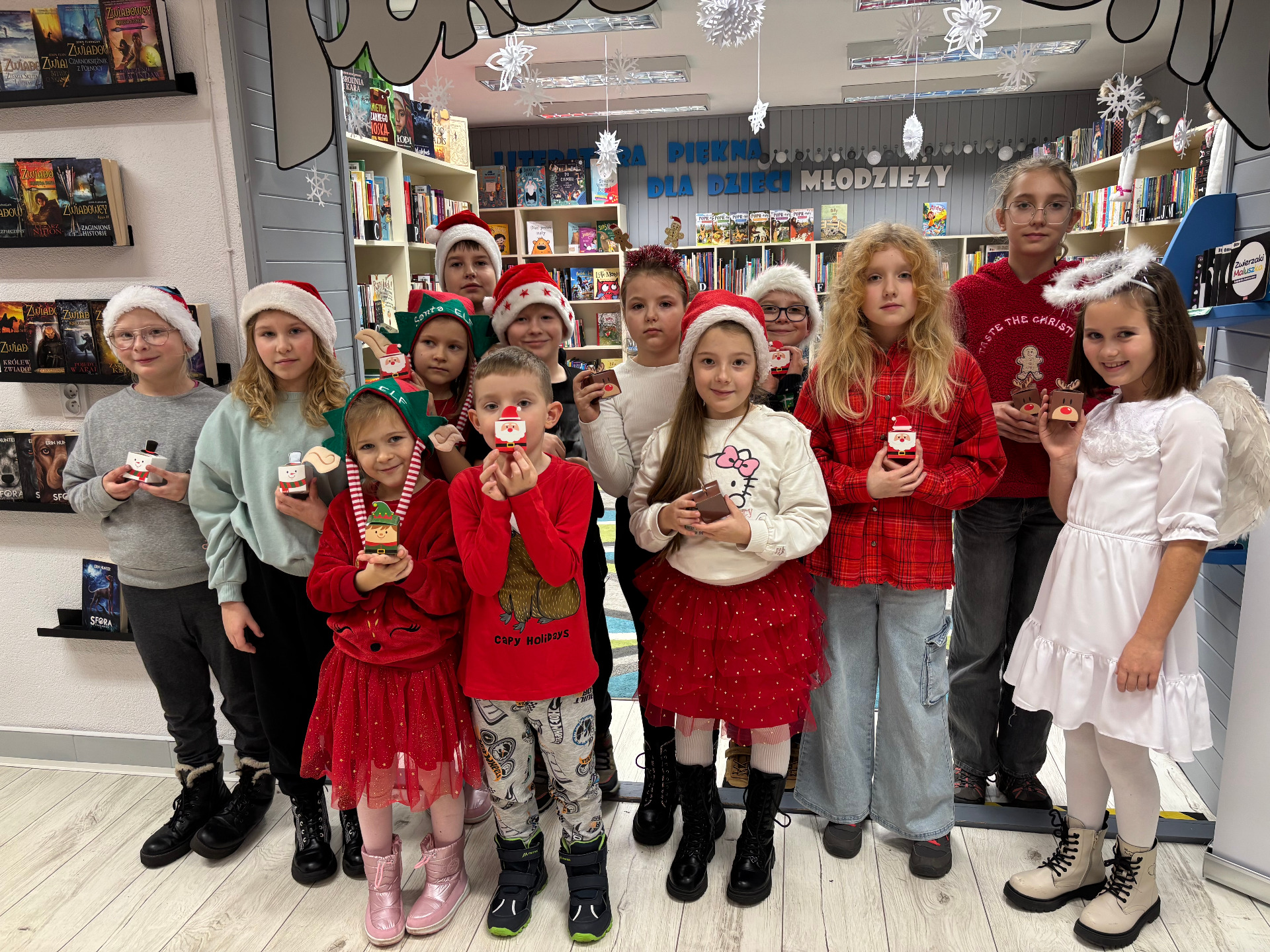 spotkanie dzieci w dyskusyjnym klubie książki