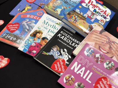 kiermasz książek w bibliotece