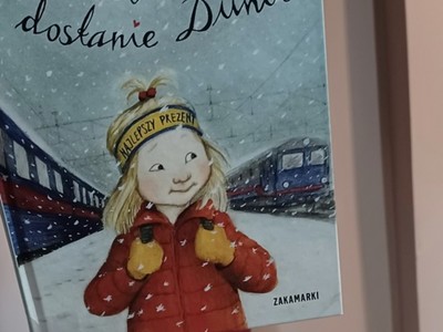 Dziewczynka z książką