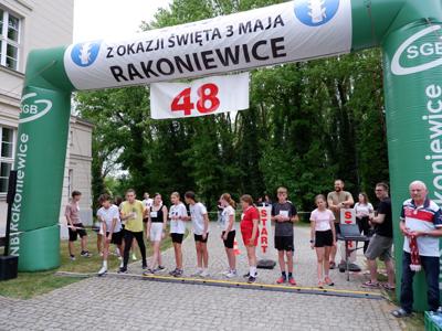 Czekający na starcie uczestnicy 