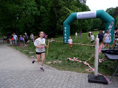Biegnąca dziewczyna
