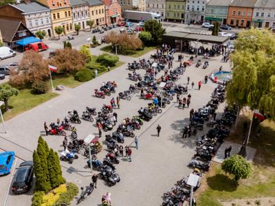Zlot motocykli na rynku w Rakoniewicach