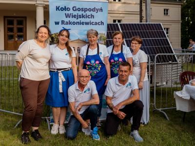 Panie i Panowie z Koła Gospodyń Wiejskich z Rakoniewic 