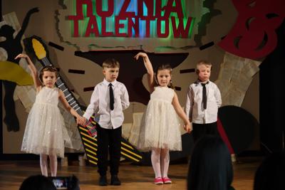 Występy taneczne grupy przedszkolnej podczas Kuźni Talentów 2025