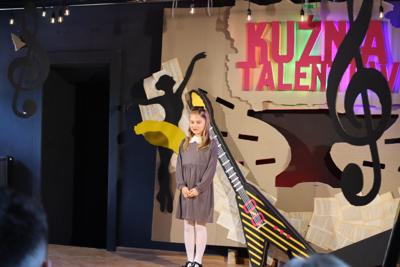 Kuźnia Talentów 2025 - Dziewczynka recytująca wiersz