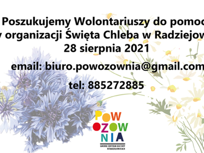 Plakat z chabrami i rumiankami, na środku logo Powozowni.