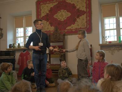 Dzieci poznają Kulturę rycerską w Zamku w Liwie