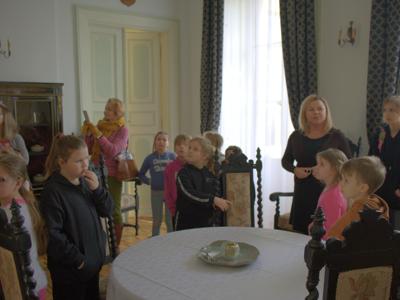 Pałac w Walewicach, posiłek dla dzieci