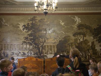 Pałac w Walewicach, jedyny pokój w Europie z największą tapetą